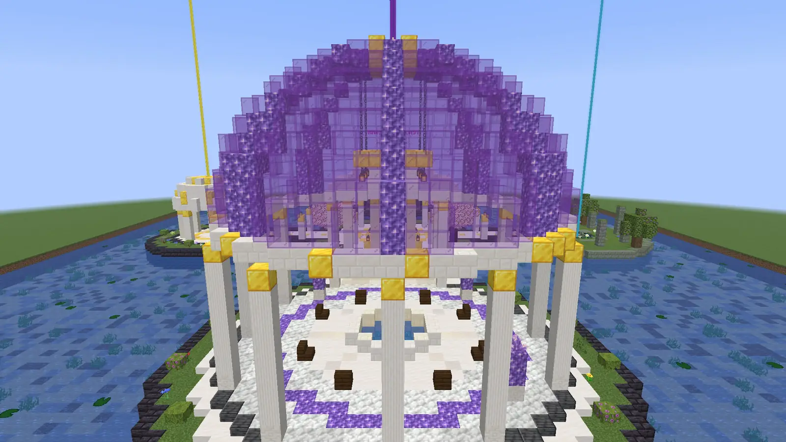 Der Kristallpalast in der Lobby von TalerSMP, eine weiße Halle mit lila Glaskuppel auf einer Insel im See